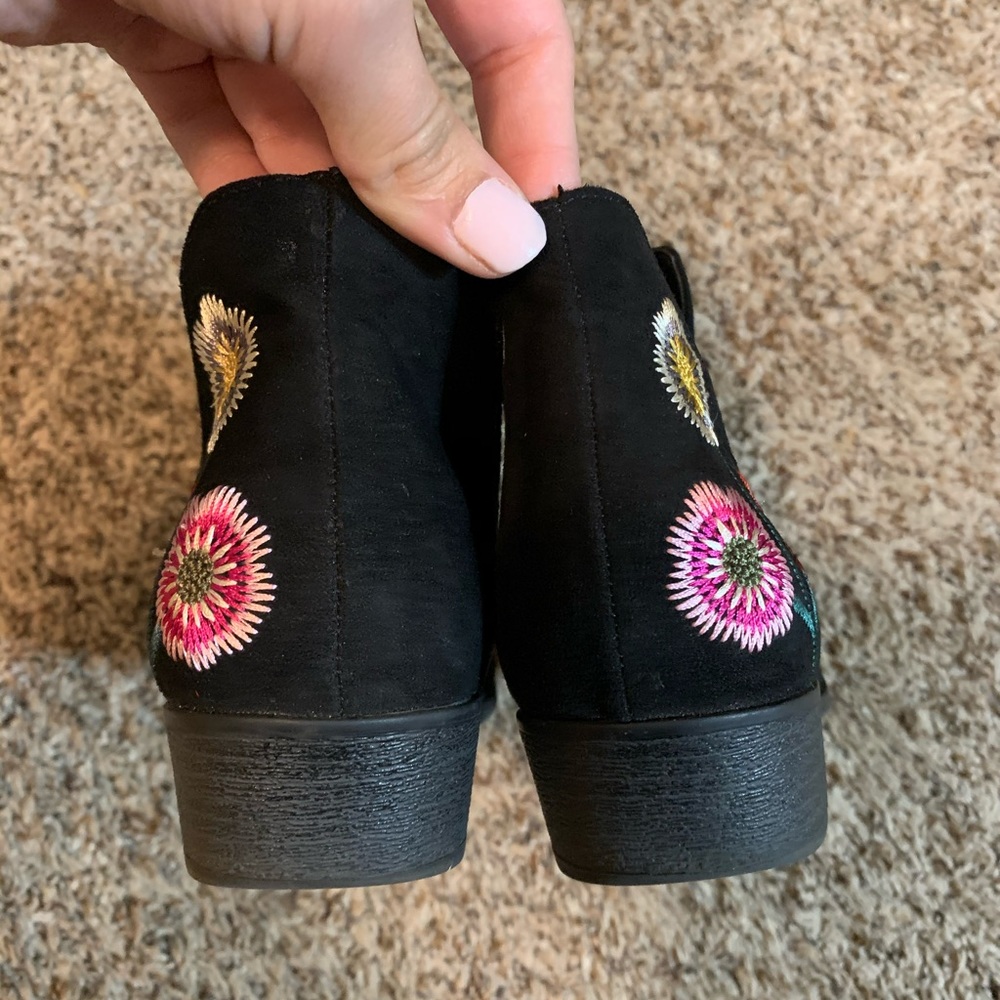 Indigo Rd. Margot Booties - Picture 3 of 4